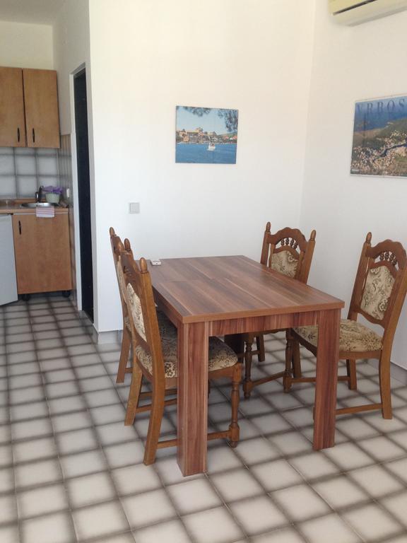 Guest House Alek Vrboska Szoba fotó
